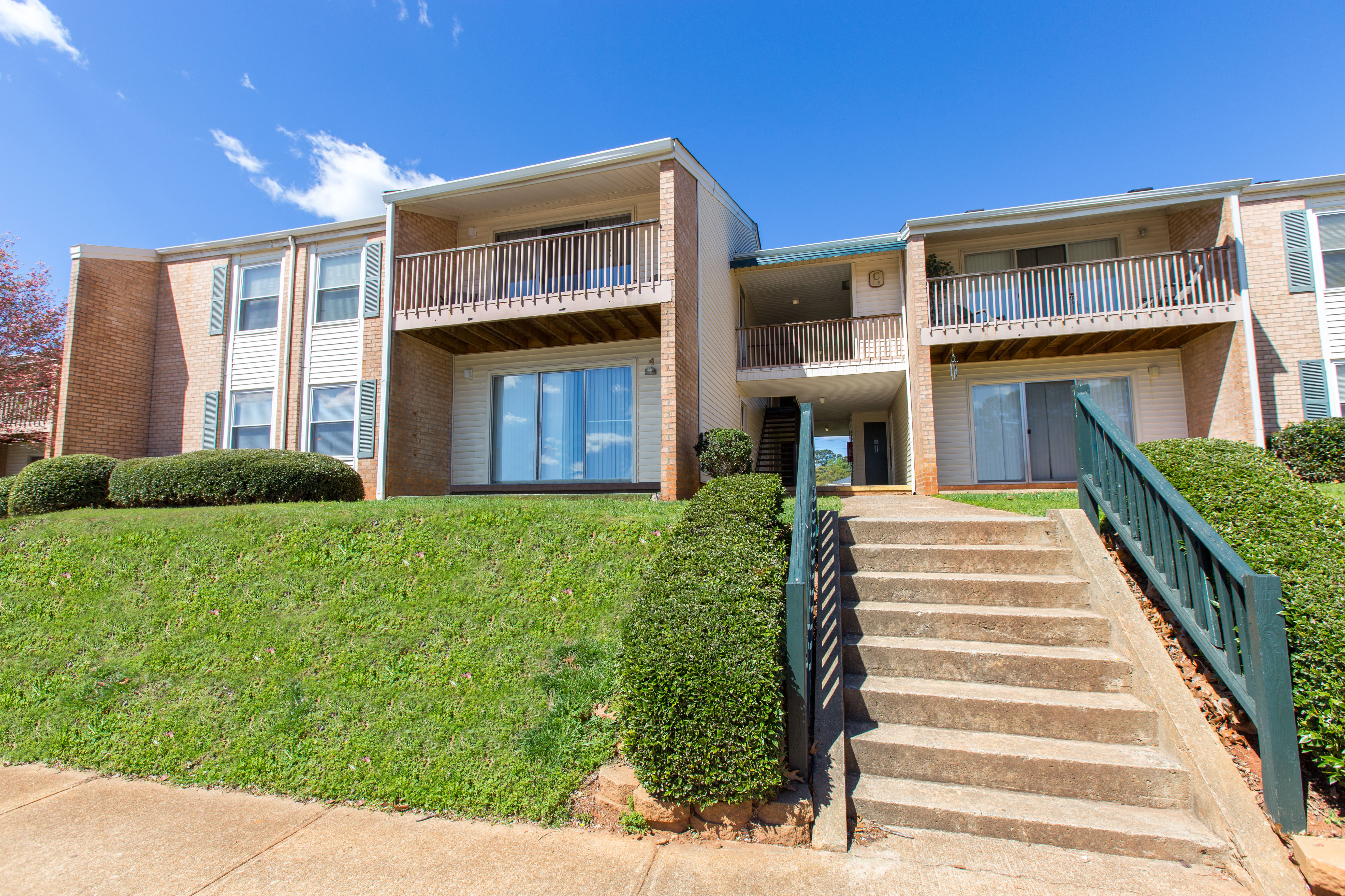 Arbor Glen & Meadow Green The Multifamily Advisory Group at Cushman